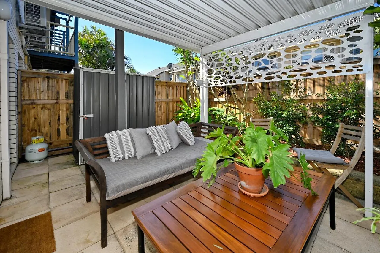 Maroochydore 3 B/R, 2 Bath, Townhouse Za4
