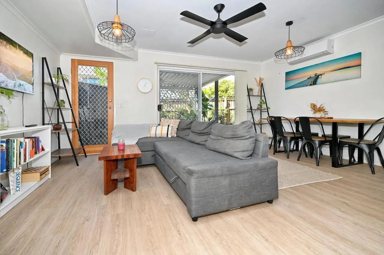 Maroochydore 3 B/R, 2 Bath, Townhouse Za4 Apartment