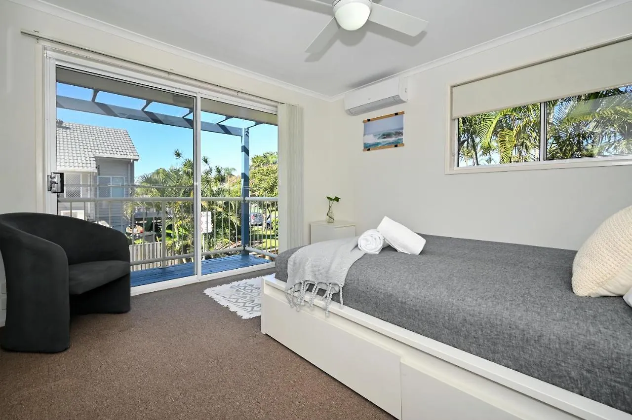 Maroochydore 3 B/R, 2 Bath, Townhouse Za4 Apartment